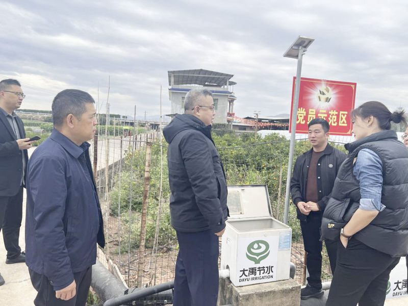 羅雪一行考察大禹節(jié)水集團元謀縣高效節(jié)水灌溉項目