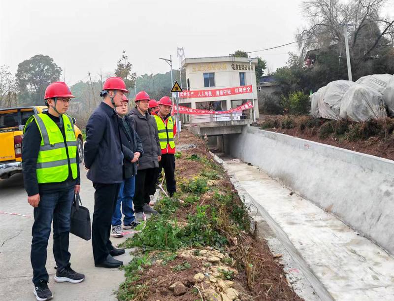 袁斌一行督導檢查都江堰灌區“十四五”續建配套與現代化改造工程施工第六標段工作