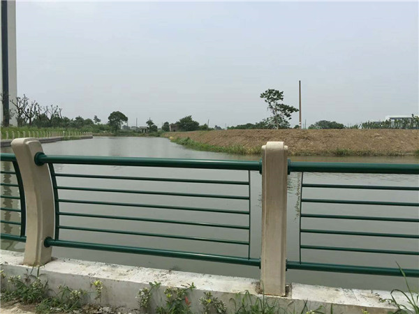 河道護欄